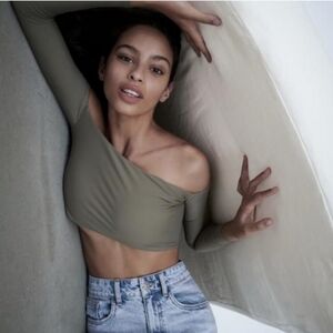 Zara Green Off-Shoulder Cropped Top